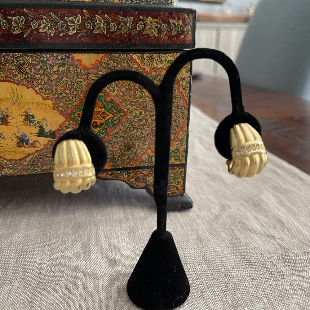 Vintage Erwin Pearl Clip-on Earrings